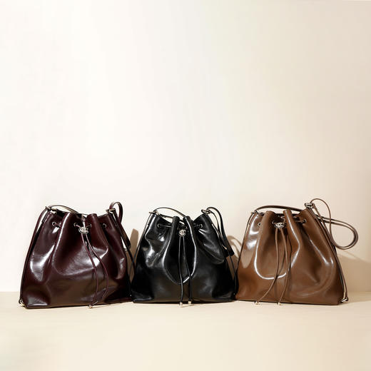 【预售3天】小众设计包2025新款时尚包大容量托特包百搭单肩腋下水桶包F9860 商品图2