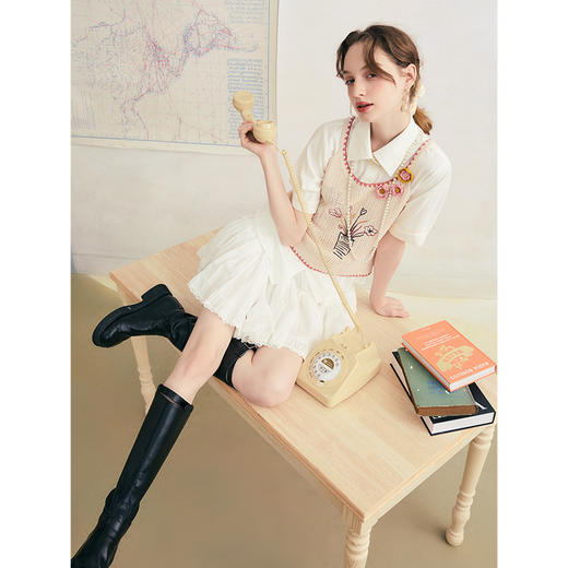 两三事 亲吻露台 2025夏季新款复古立体手钩花绣花针织吊带衫女 商品图3