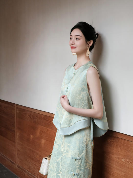 盛唐婧| 新中式真丝双色冠乐皱对襟马甲-绿色 商品图6