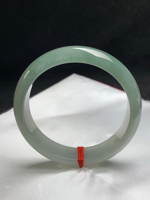 612931，60.3圈口，糯冰油青半山半水正圈平安镯，种老水足，微透手 商品图0