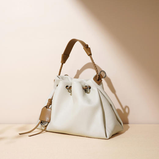 【预售3天】2025新款小众设计手提福袋包通勤百搭时尚单肩包斜挎包F9929 商品图1