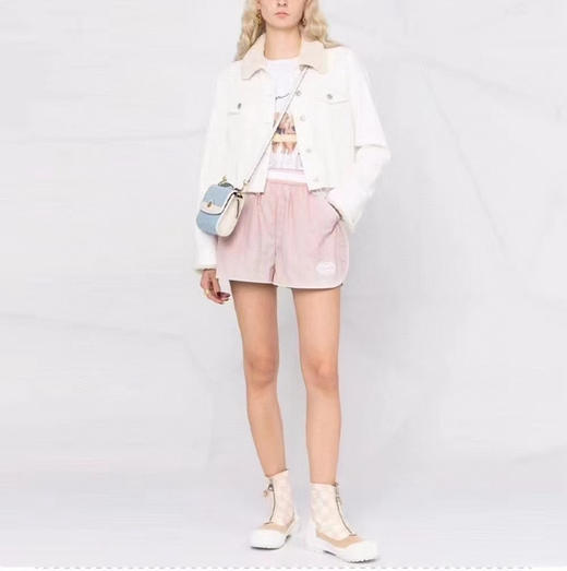 原单正品 Coach速干梭织短裤，专柜流出
速干短裤 买到赚到！

颜色：海军蓝（偏黑）/粉色
尺码：S/M/L

原价1000➕ 商品图1