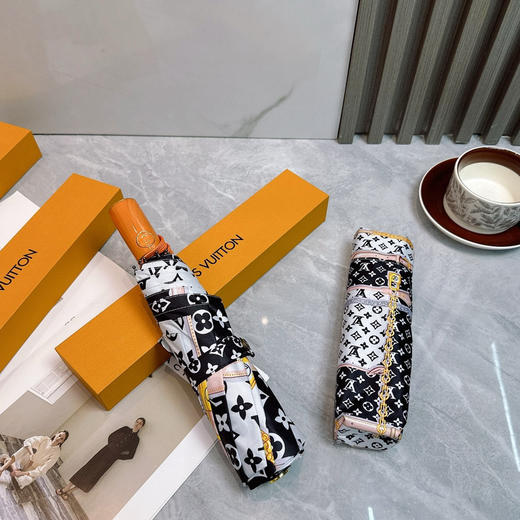 夏季特惠💰220 LV 路易威登三折防晒睛雨伞 夏季新款 全自动折叠晴雨伞 商品图7