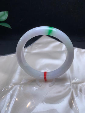 612927，58.8辣绿正圈手镯，清新白底，飘一抹辣阳绿，干净清爽