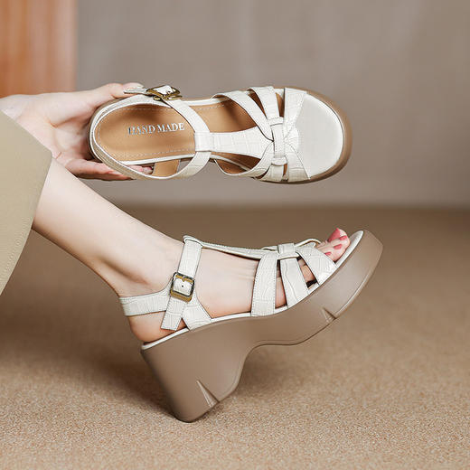 【预售5天】夏季时尚复古罗马圆头防水台坡跟厚底8cm高跟鞋真皮凉鞋DPJ&3062 商品图2