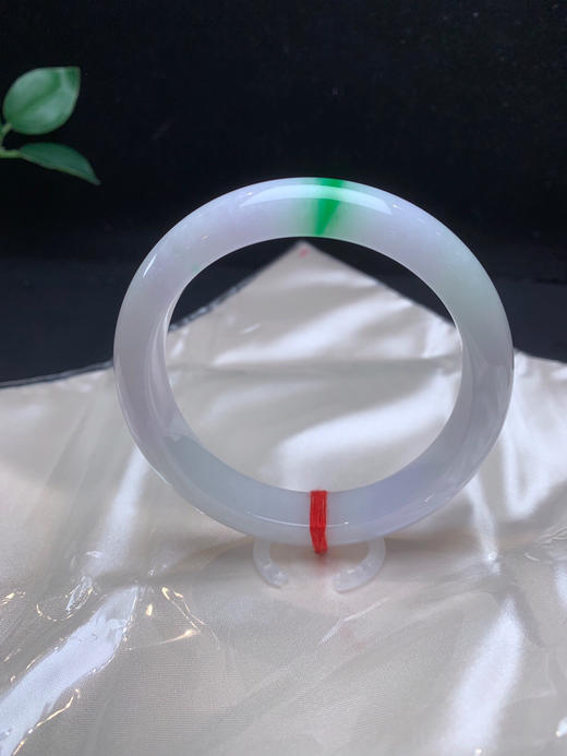 612927，58.8辣绿正圈手镯，清新白底，飘一抹辣阳绿，干净清爽 商品图3