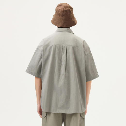 gxg.jeans男装 浅灰色工装口袋设计宽松短袖衬衫男士 25年夏热卖 商品图3