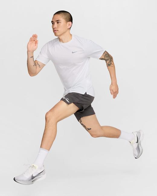 Nike 耐克Stride Dri-FIT ADV 男子速干短袖跑步上衣HV5204-100 商品图6