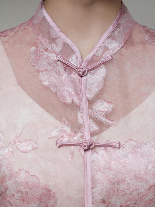 盛唐婧| 新中式立领真丝剪花绡对襟长马甲背心-粉色 商品图1