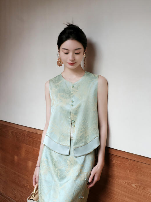 盛唐婧| 新中式真丝双色冠乐皱对襟马甲-绿色 商品图0