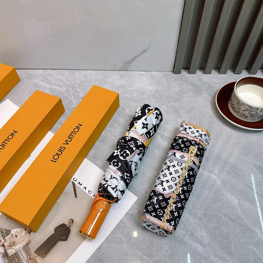 夏季特惠💰220 LV 路易威登三折防晒睛雨伞 夏季新款 全自动折叠晴雨伞 商品图6