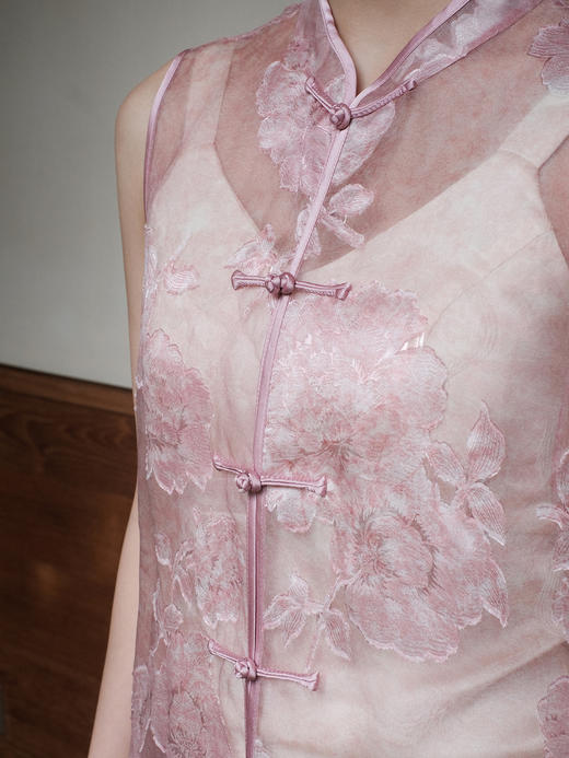 盛唐婧| 新中式立领真丝剪花绡对襟长马甲背心-粉色 商品图2