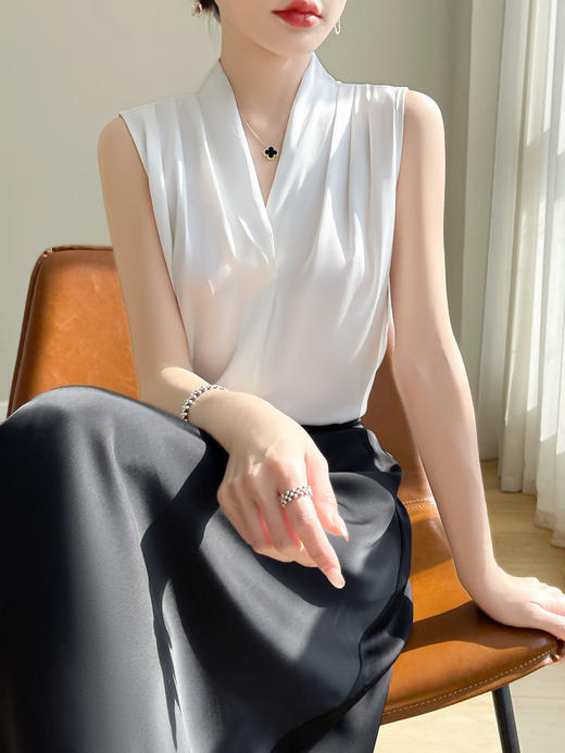 雀说醋酸缎面v领吊带背心女气质显瘦西装 内搭无袖外穿挂脖上衣ALA12-5-A31 商品图7