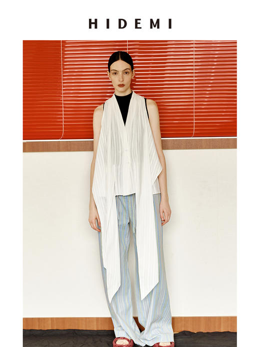 HIDEMI度假系列艺术感浮雕面料不规则剪裁绑带设计感一衣多穿上衣裙裤套装 上衣/裙裤 商品图3