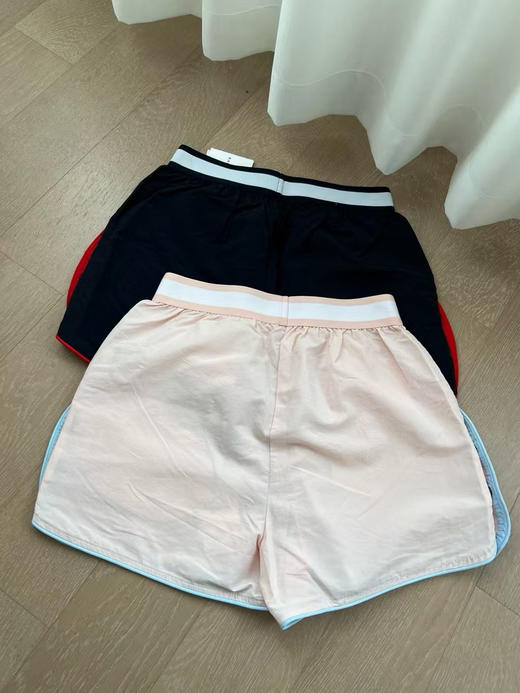 原单正品 Coach速干梭织短裤，专柜流出
速干短裤 买到赚到！

颜色：海军蓝（偏黑）/粉色
尺码：S/M/L

原价1000➕ 商品图3