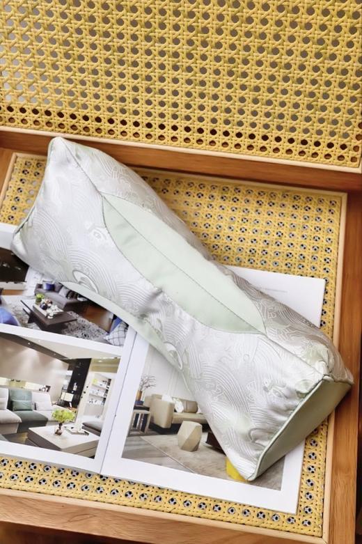 盐掌柜锦缎花草枕，九种草本植物填充，养脖养肤丝滑，越睡越舒服【3-5发发货】 商品图4