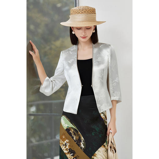 米思阳2026春季新款奢感醋酸新中式潮流短外套气质高级感缎面外搭1883 商品图3