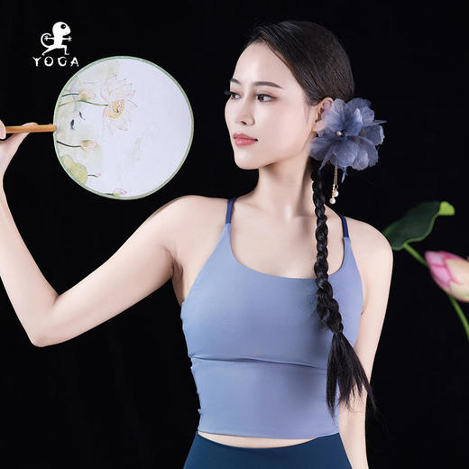 壁虎瑜伽【2409SY309灰湖蓝墨韵莲心】美背亲肤两件套（一体式胸垫）【3天发货】 商品图2
