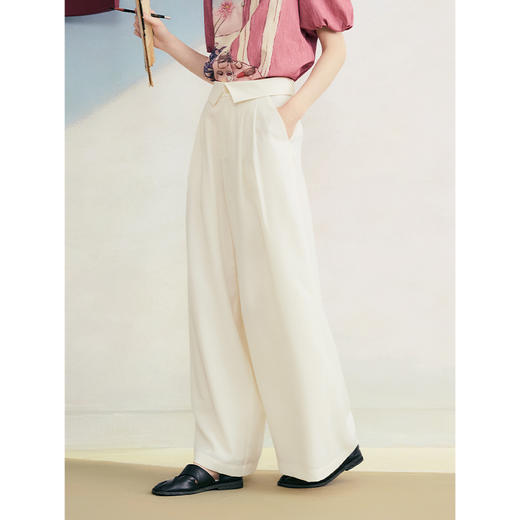 两三事 月糖溶吻 2025夏季新款折翻边米色高腰阔腿休闲裤女宽松 商品图3