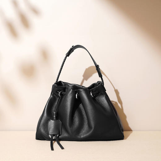 【预售3天】2025新款小众设计手提福袋包通勤百搭时尚单肩包斜挎包F9929 商品图4