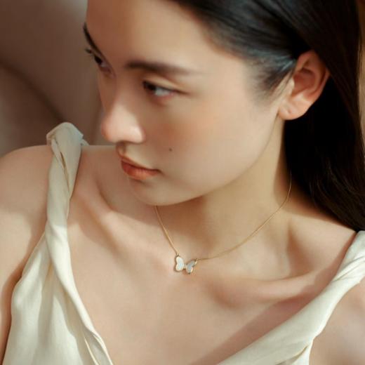 2楼「新品」Fellala/翡拉拉「化蝶」系列精致珐琅项链气质时尚颈饰货号925419205吊牌价899现价809 商品图2