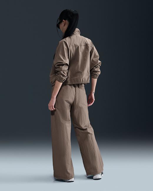 Nike 耐克Sportswear 女子拒水防晒梭织中腰街舞长裤FQ3589-233 商品图3