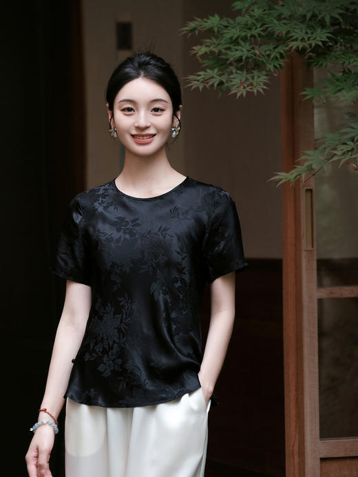 盛唐婧| 新中式圆领斜裁牡丹花修身上衣-黑色[特价品] 商品图0