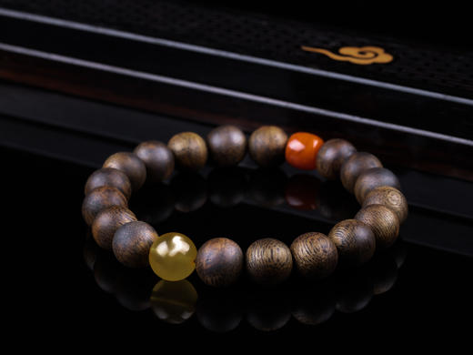 XY0331沉香+蜜蜡南红手串 商品图5