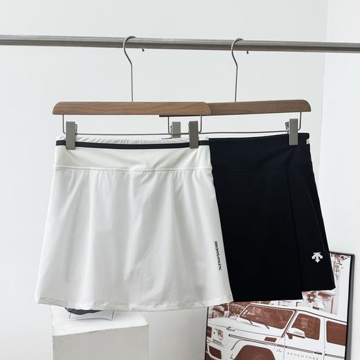 点此购买 迪桑特夏季女士运动网球短裙 QK 318316 商品图1