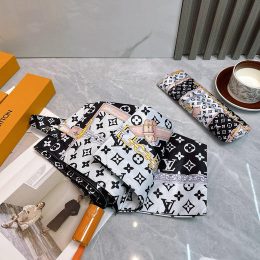 夏季特惠💰220 LV 路易威登三折防晒睛雨伞 夏季新款 全自动折叠晴雨伞 商品图8