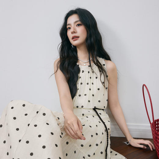 【严选】诗凡黎法式浪漫波点无袖连衣裙2025夏新款度假风大A摆挂脖中长裙7G5190251 商品图0