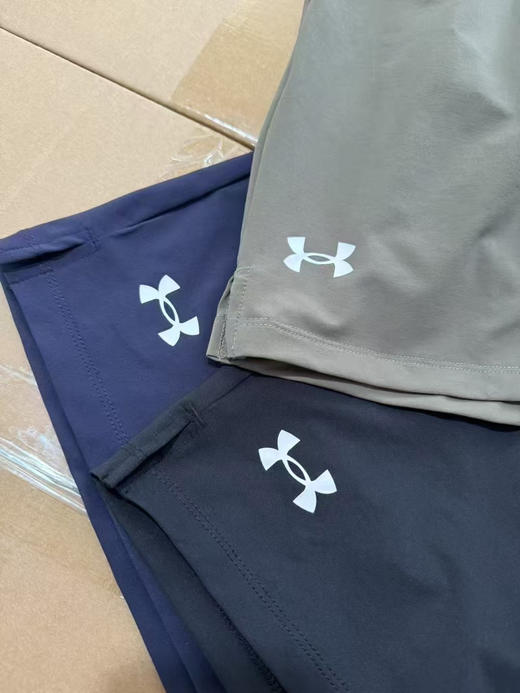 原单正品安德玛男款夏季速干短裤 面料四面弹 吸湿 速干面料 跑步运动 还是日常搭配皆可 
三色可选 尺码m-xxl 商品图5