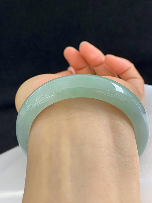 612932，56.5圈口，糯化葡萄肉正圈平安镯，底色清爽，底色胶润 商品图4