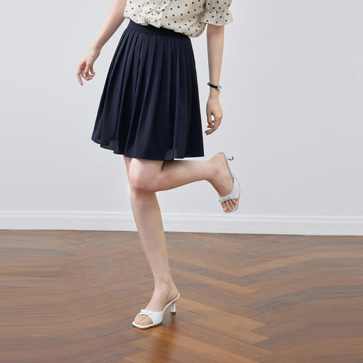 【严选】诗凡黎白色甜美A字半身裙2025夏新款藏青流行显瘦高腰百褶短裙女7G5140711 商品图3