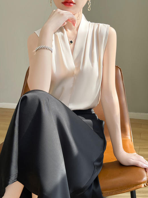 雀说醋酸缎面v领吊带背心女气质显瘦西装 内搭无袖外穿挂脖上衣ALA12-5-A31 商品图5