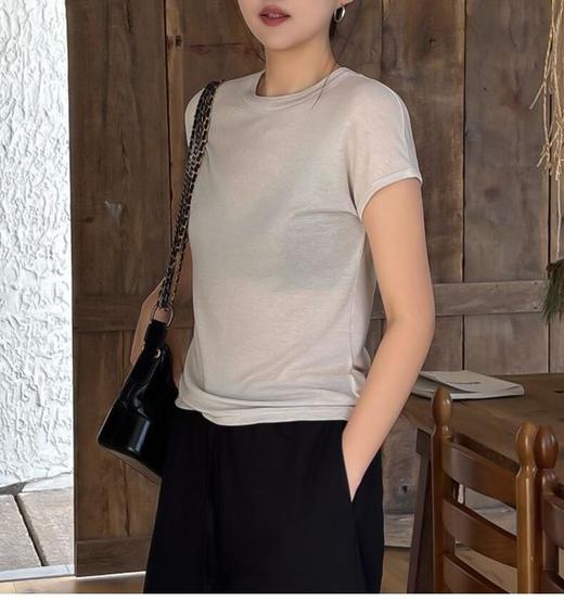 【小飞袖蝶翼天丝T】三伏天也“0"闷热，轻盈呼吸感穿搭 du家高货士你的夏日救星!进口兰精天丝面料+立体剪裁版型，轻松驾驭高端局的精致与舒适 客供进口兰精天丝混纺面料75%天丝高含量 商品图3