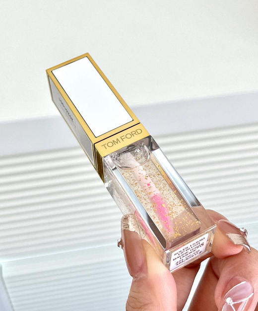 【TF金箔唇油6ml】真金碎闪闪的温感变色唇油 清冷贵气感!美炸!! 变色后是嫩妹天菜冰透樱花粉 单涂纯欲/鲁涂丰唇，心动一万次! 商品图1