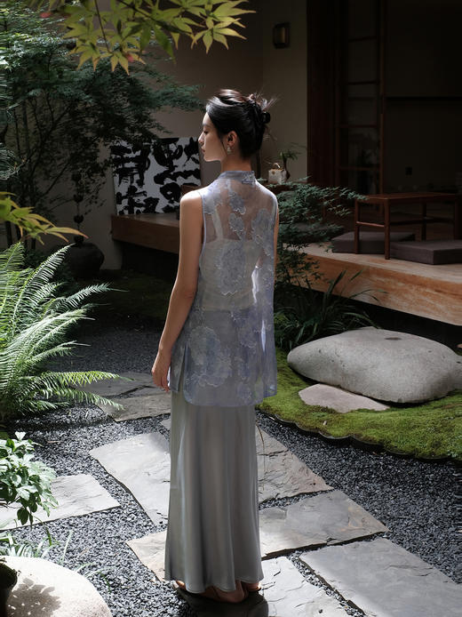 盛唐婧| 新中式立领真丝剪花绡对襟长马甲背心-蓝色 商品图6