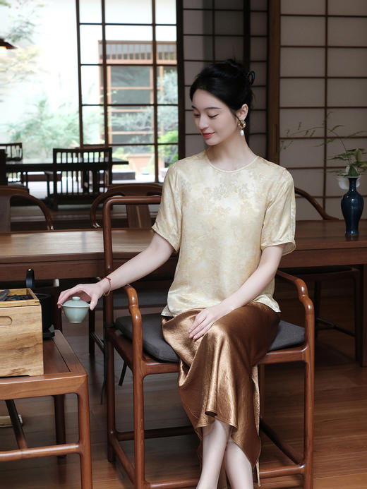 盛唐婧| 新中式真丝炒色圆领上衣 商品图6