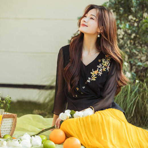 【林栖设计小店】（现货）【林栖推荐】2025春夏新品绣花衬衣优雅长袖上衣女N1952485 商品图1