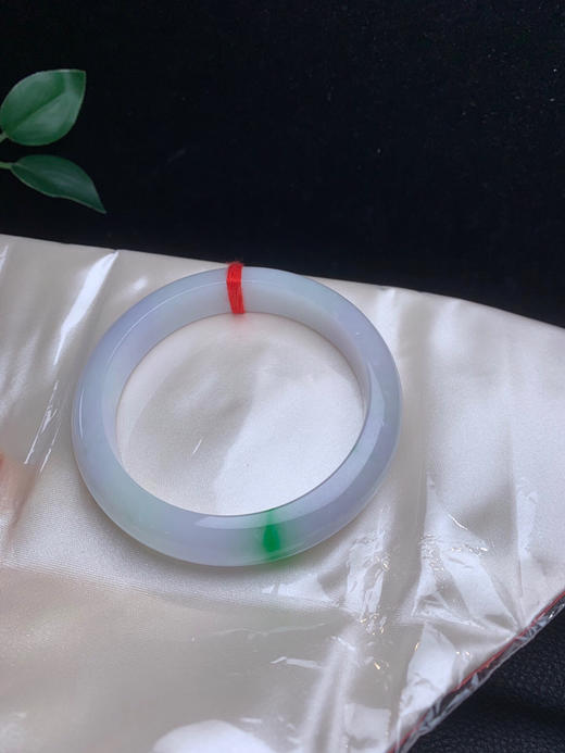 612927，58.8辣绿正圈手镯，清新白底，飘一抹辣阳绿，干净清爽 商品图2