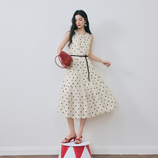 【严选】诗凡黎法式浪漫波点无袖连衣裙2025夏新款度假风大A摆挂脖中长裙7G5190251 商品图1