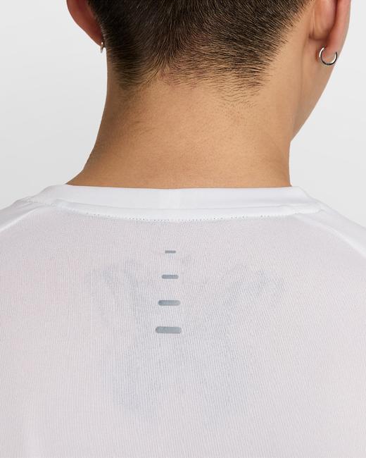 Nike 耐克Stride Dri-FIT ADV 男子速干短袖跑步上衣HV5204-100 商品图4