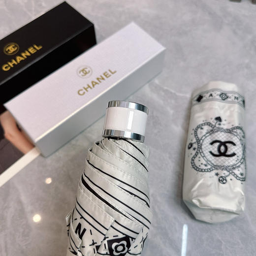 夏季特惠💰240 CHANEL（香奈儿）新款 五折 折叠晴雨伞 商品图2