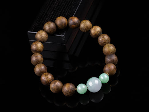 XY0330沉香+翡翠三和手串 商品图1