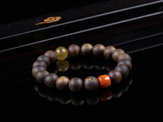 XY0331沉香+蜜蜡南红手串 商品图3