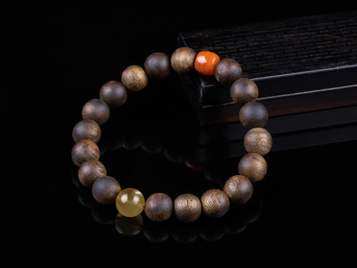 XY0331沉香+蜜蜡南红手串 商品图2