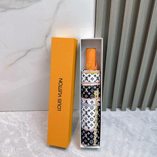 夏季特惠💰220 LV 路易威登三折防晒睛雨伞 夏季新款 全自动折叠晴雨伞 商品图1