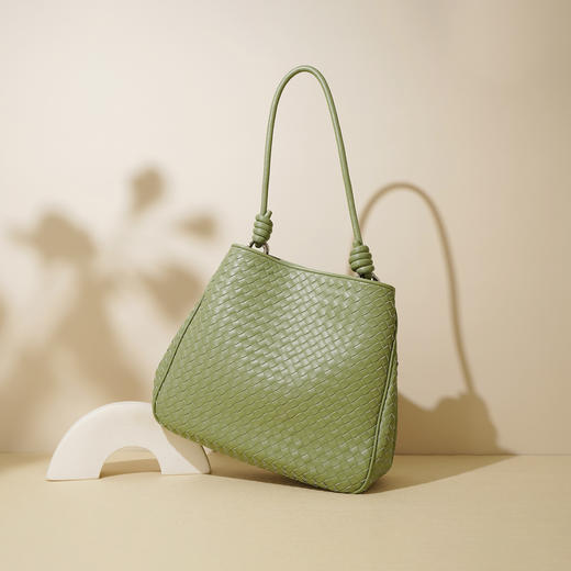 【预售3天】新款包编织单肩斜挎包女2025百搭大包时尚绳结托特包M7762 商品图1