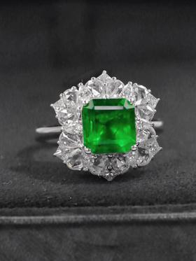 1.7ct刻面祖母绿戒指